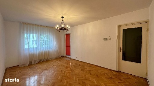 Apartament cu 3 camere, nemobilat, de inchiriat