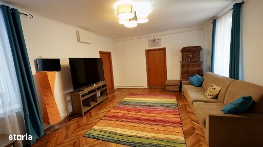 Apartament 5 camere Centru Vechi Poarta Schei 24 - renovat si utilat
