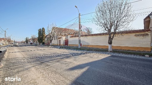 Casă de vânzare în centrul localității Prejmer, teren 5.417 mp!