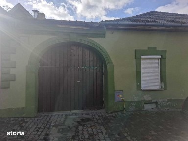 Garsoniera Centru Stradal Toate Utilitatile Bucatarie Separata Pivnita