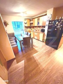 Apartament cu 4 camere, decomandat, spatios, 2 bai, Sanmartin