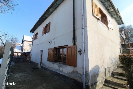 Vând casă D+P în Hunedoara, zona Chizid-Botul Calului, teren 350mp.