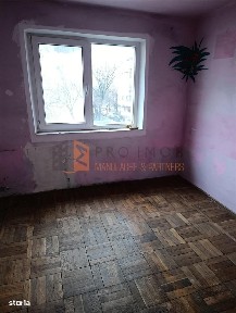 Apartament 3 camere cf semidecomandat zona Micro 3