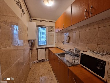 Apartament 3 camere - luminos, călduros și aproape de centru