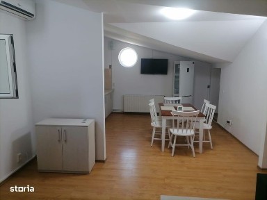 Proprietar inchiriez apartament cu 3 camere in Nicolina