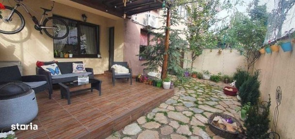 2 camere, mobilat, curte proprie, loc de parcare