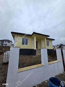 Casa individuala cu 4 camere si curte libera de 340 mp in Cisnadie