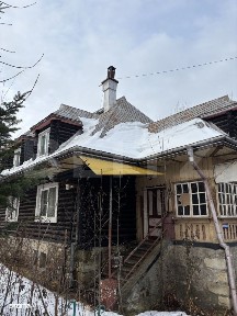 Vila renovabila sau demolabila in Vatra Dornei