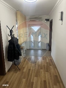 Casă / Vilă cu 4 camere de închiriat în zona Andrei Muresanu