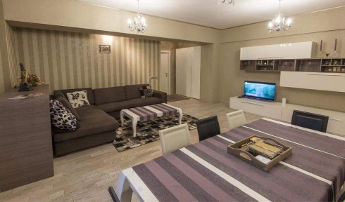 PROPRIETAR, inchiriez ap 3 camere, zona CENTRALA!
