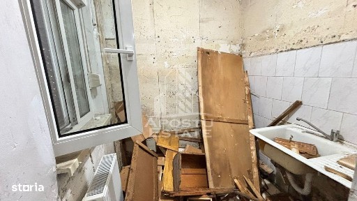 Garsoniera in curs de renovare in Calea Buziasului, parter