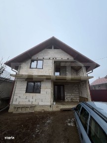 Casa spatioasa cu teren 11 ari in Liteni Moara