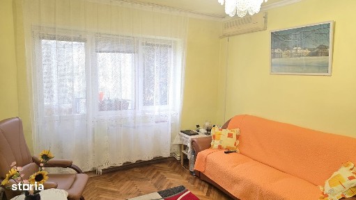 Vand apartament 2 camere Deva, Zamfirescu, situat pe mijloc, etaj 2