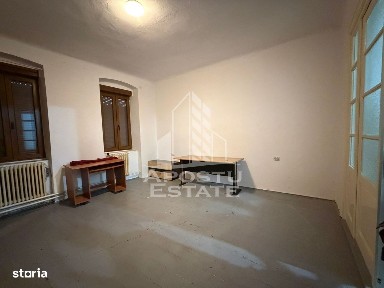 Duplex, 2 camere, teren 400 mp,situat in zona Elisabetin