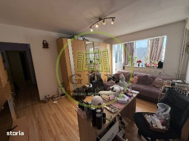 Apartament de 3 camere, semidecomandat, 55mp, Craiovita Noua, zona Lid