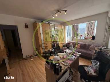 Apartament de 3 camere, semidecomandat, 55mp, Craiovita Noua, zona Lid