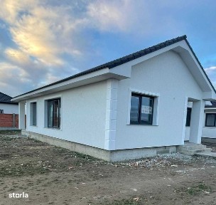 Vand casa cu 3 camere in Santandrei