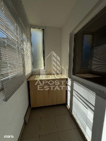 Apartament cu 3 camere, decomantat, etajul 2, zona Spitalul Judetean