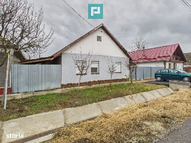 Casă cu 4 camere în Chișineu Criș