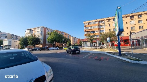 De închiriat spațiu comercial / birou - Târgu Jiu, zona Piața Mică