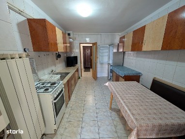 Apartament decomandat Banca Nationala etaj 1, bloc 1992