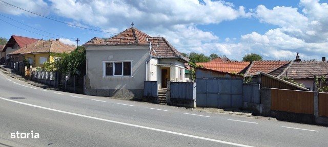 Casa impozanta in inimaSibiului,8camere,saseasca,mobilier de colectie