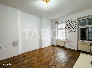 Apartament de vanzare cu 4 camere 2 bai 109 mp Centrul Istoric Sibiu