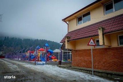 Cladire pentru clinica, pensiune sau centru social - Zemes