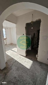 Apartament 3 camere, 2 bai, zona Hotel