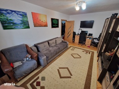 Apartament 3 camere, decomandat, zona centrala + garaj subteran + boxa