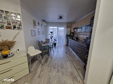 Apartament 3 camere, parcare, str Florilor Floresti Atelierul de Pizza