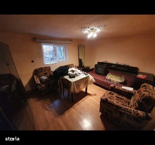 Casa in Les la asfalt si utilitati