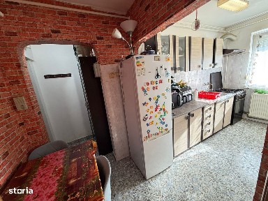 Zona Gemenii/ Florilor apartament 2 camere,centrala,termopane