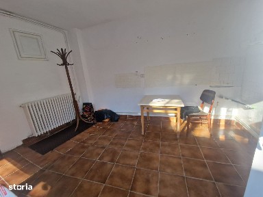 Ultracentral - Casa 3 camere, nemobilata,incalzire centrala gaze- 500e