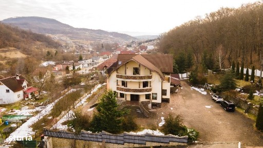 Vila de Lux,35 arii,Valea Ghinzii