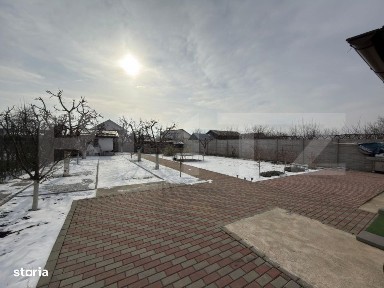 Casa 4 dormitoare, 204 mp, teren 1000 mp, zona Carcea