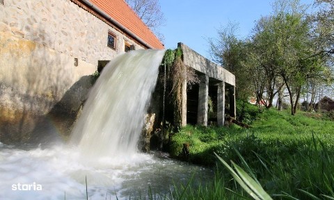 Proprietate deosebita,la cheie,cascada,curte traversata de rau,C Carta