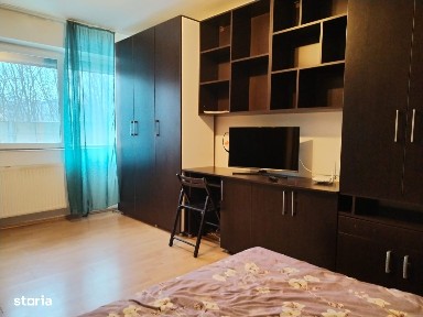 Garsoniera decomandata Craiovita Noua