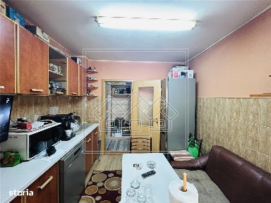 Ap cu 2 camere, pivnita, Etaj 2\/5 - Zona Valea Aurie