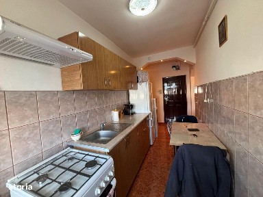 Apartament 2 camere decomandate cu balcon zona Vasile Aaron