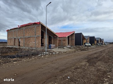 Casa la Rosu suprafata generoasa 120 mp utili, 4 camere !