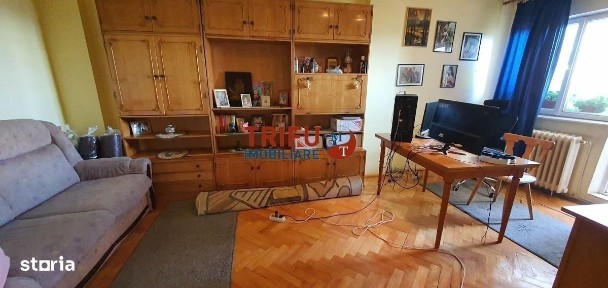 Apartament, 3 camere, 2 balcoane inchise, decomandat