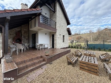 Pensiune/Casă de vânzare natura verde Cladova