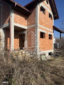 Casă individuală în Sanandrei