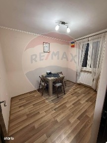 Apartament cu 3 camere de vânzare