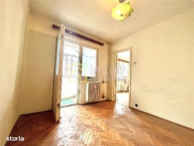 Apartament 3 camere, str. Stadionului, etaj 2