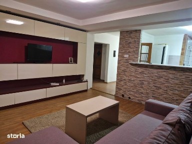 Apartment 3 camere decomandat cu doua grupuri sanitare