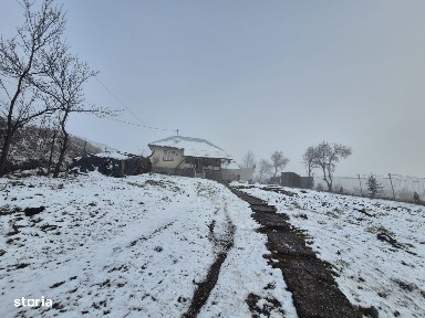 De vânzare | Casă bătrânească + teren /zona balaur