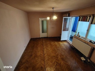 Vand apartament zona Circumvalatiunii cu Cetatii