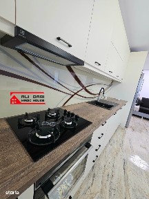 Apartament cu 2 dormitoare decomandate + 1 living cu bucătărie etaj 2